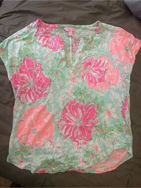 Lilly Pulitzer Mint & Pink Floral V-Notch Tee
